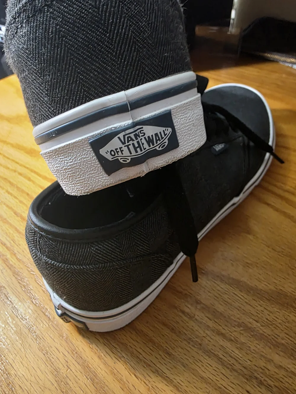 Vans Men's Black Low-Top Canvas Sneakers